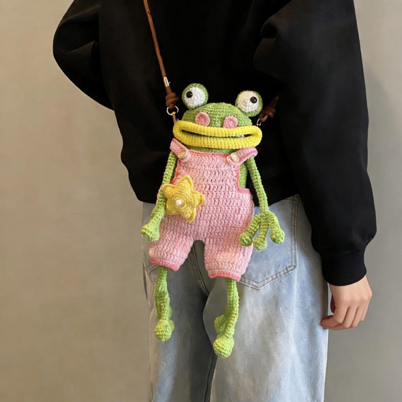 Crochet Frog Crossbody Bag, Handmade Frog Shoulder Purse, Cute Frog Bag for Women & Girls, Frog Plush Bag, Unique Gift